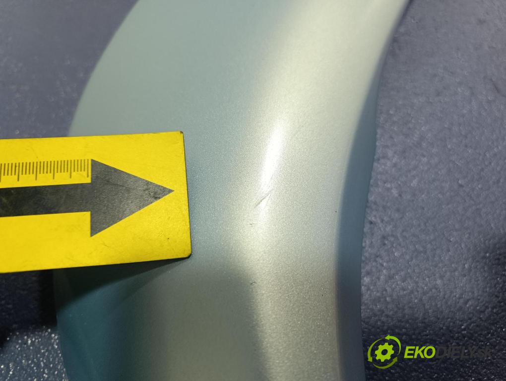 Toyota Prius 2004 Spoiler: