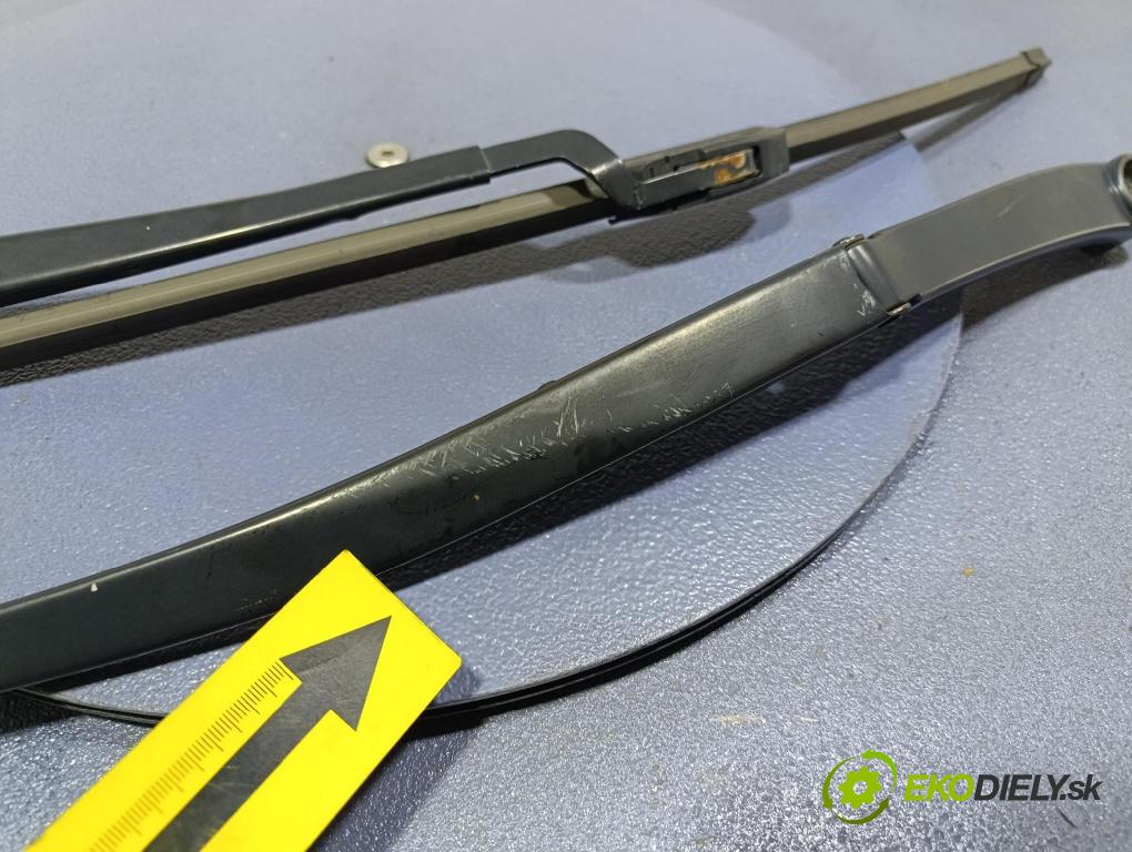 Kia Sorento 2015 Rameno: Stierače: Predné