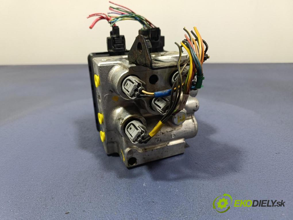 Toyota Prius 2004 čerpadlo ABS x 44510-47030