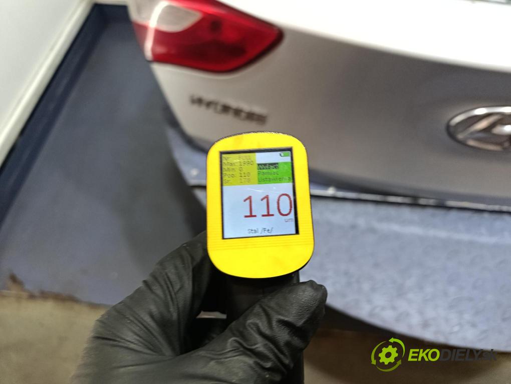 Hyundai I30 2001 zadní dveře kufra: kufr