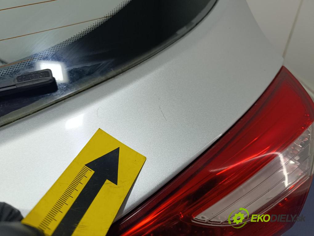 Hyundai I30 2001 zadní dveře kufra: kufr
