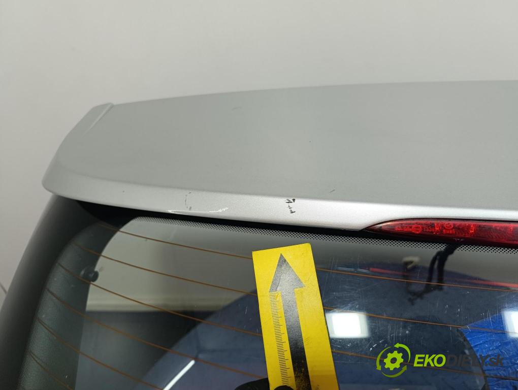 Hyundai I30 2001 zadní dveře kufra: kufr