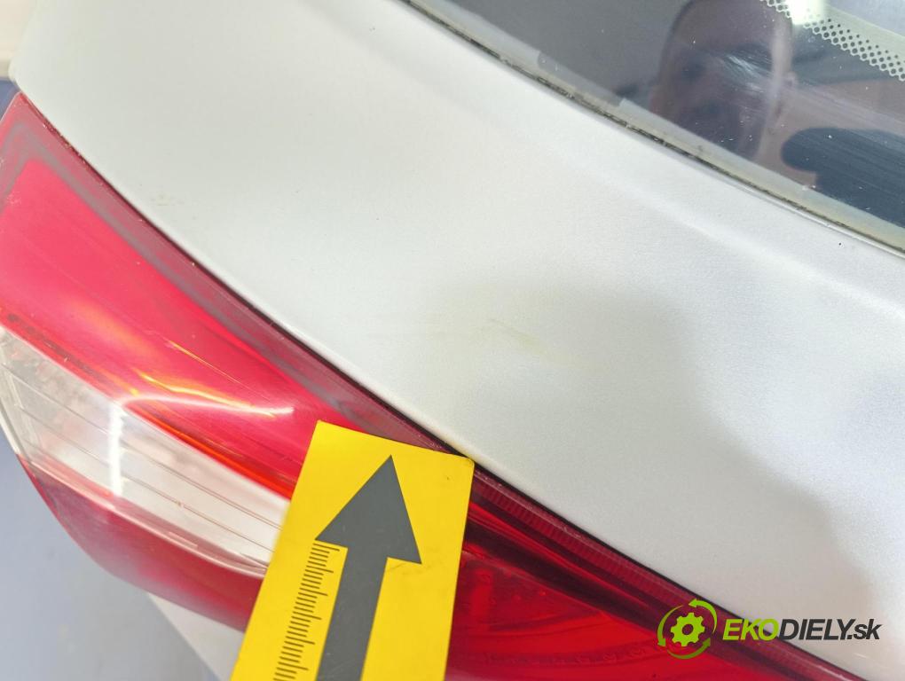 Hyundai I30 2001 zadní dveře kufra: kufr 