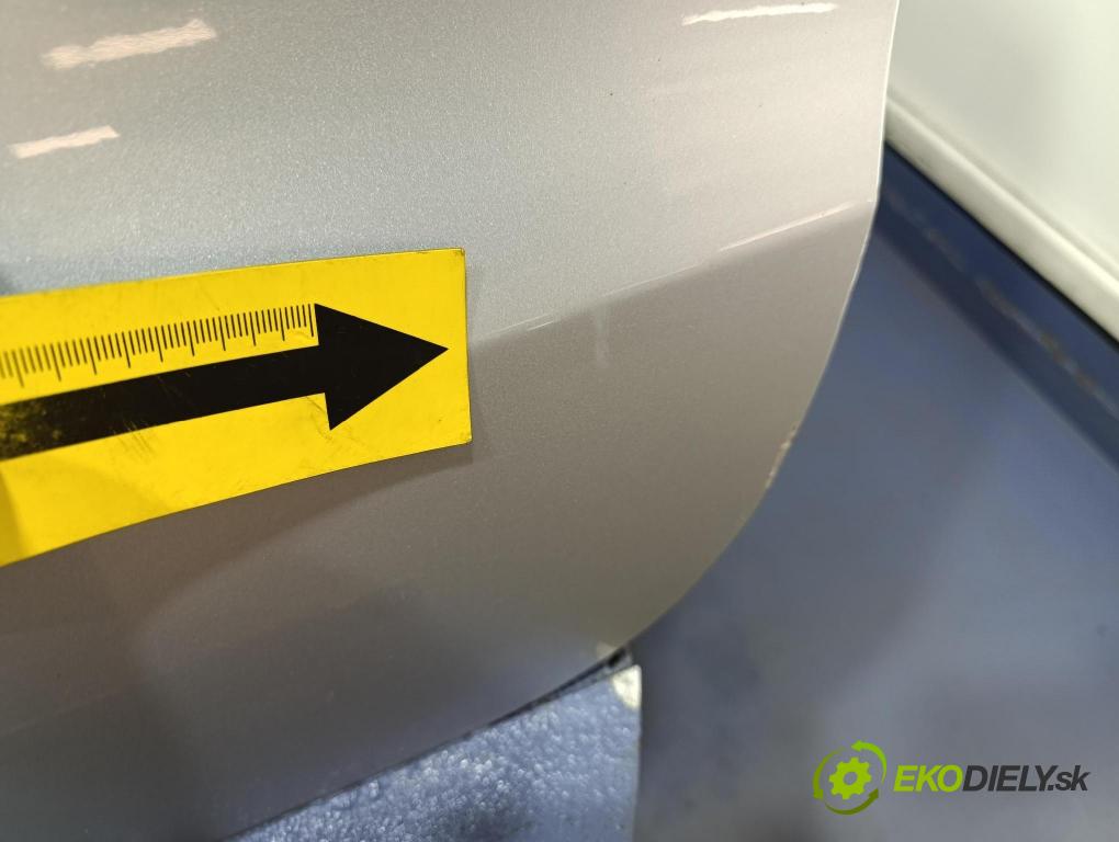 Hyundai I30 2001 dveře před Vlevo, odjet: