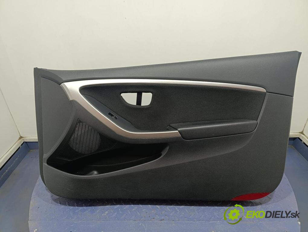 Hyundai I30 2001 Tapacír: dveře před Práva: 82380-A6700