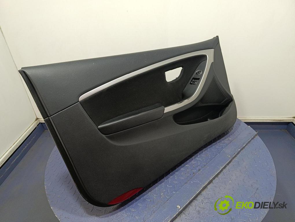 Hyundai I30 2001 Tapacír: dveře před levá 82350-A6700