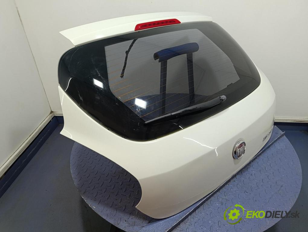 Fiat Bravo 2010 zadní dveře kufra: kufr