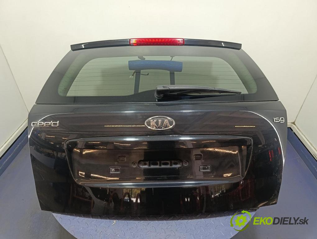 Kia Ceed 2009 zadní dveře kufra: kufr