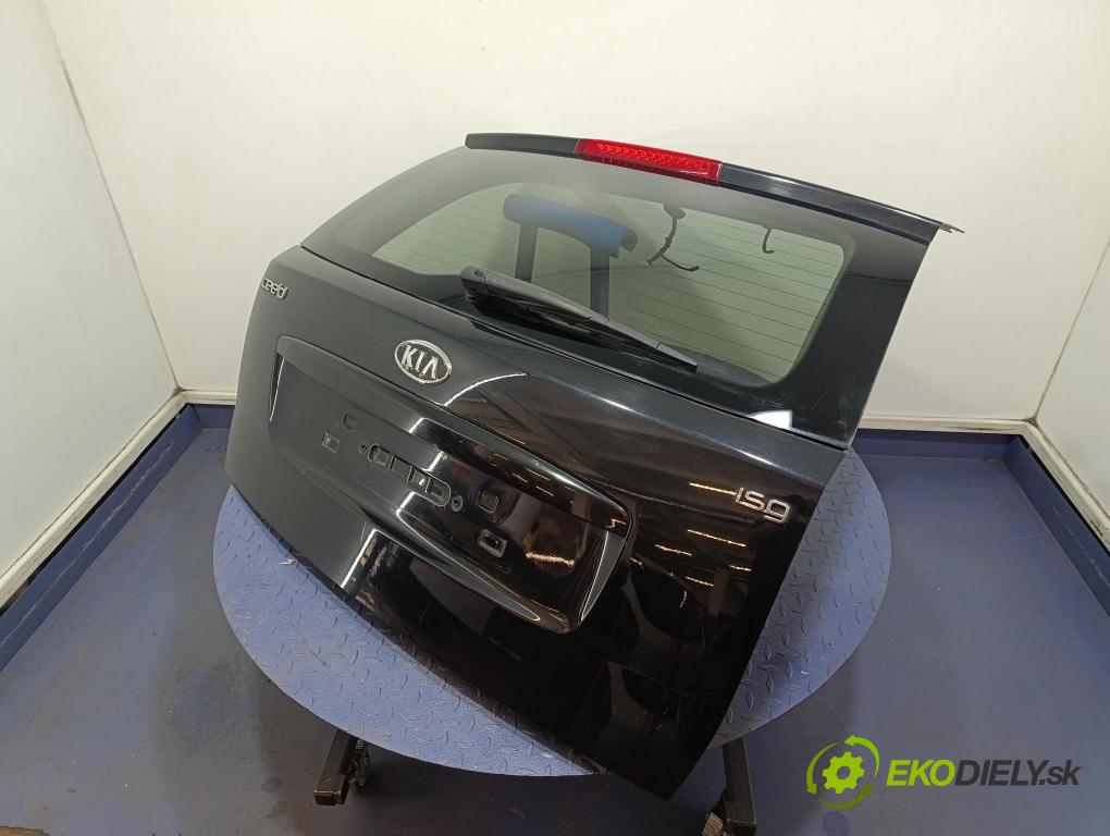 Kia Ceed 2009 zadní dveře kufra: kufr