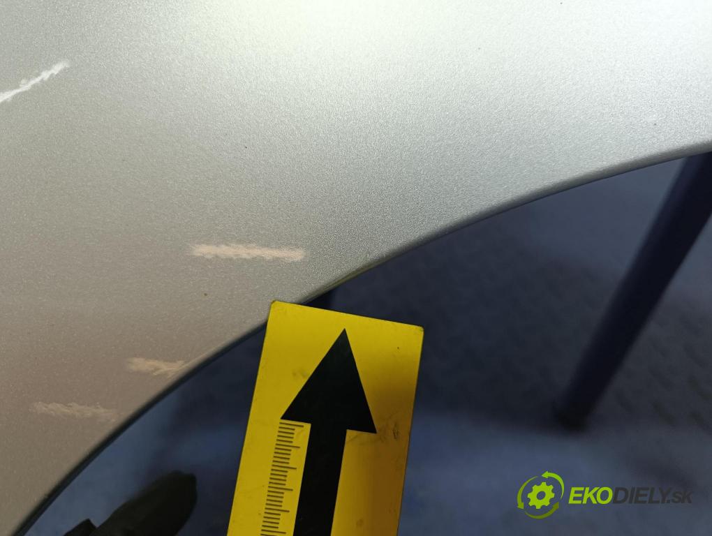 Hyundai I30 2001 blatnik před v pravo: