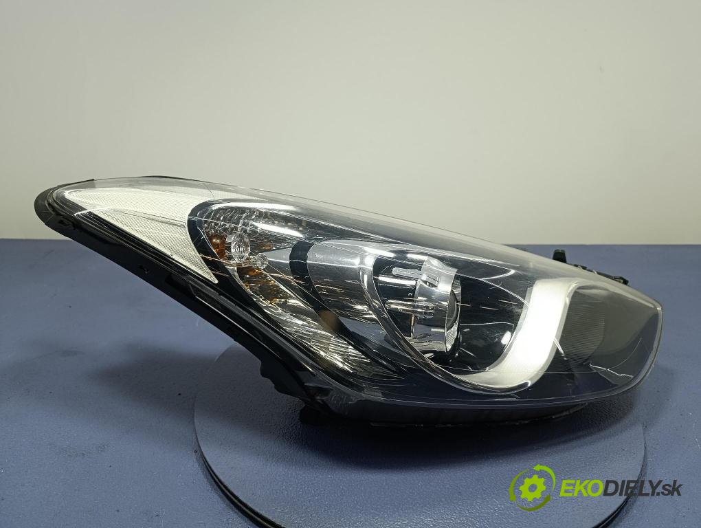 Hyundai I30 2001 světlo v pravo: 92102-A6020