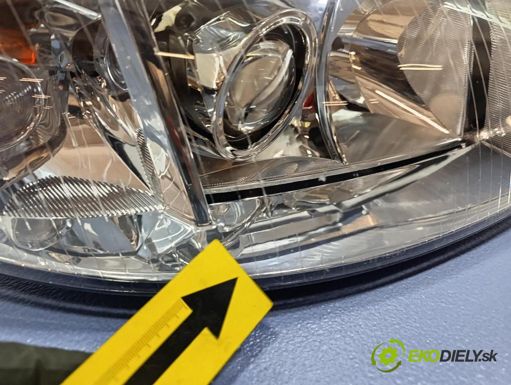 Audi A6 2000 světlo v pravo: 341-1115R