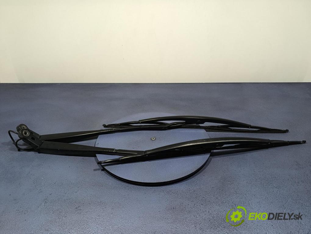 Mercedes Conecto 2008 Rameno: Stierače: Predné