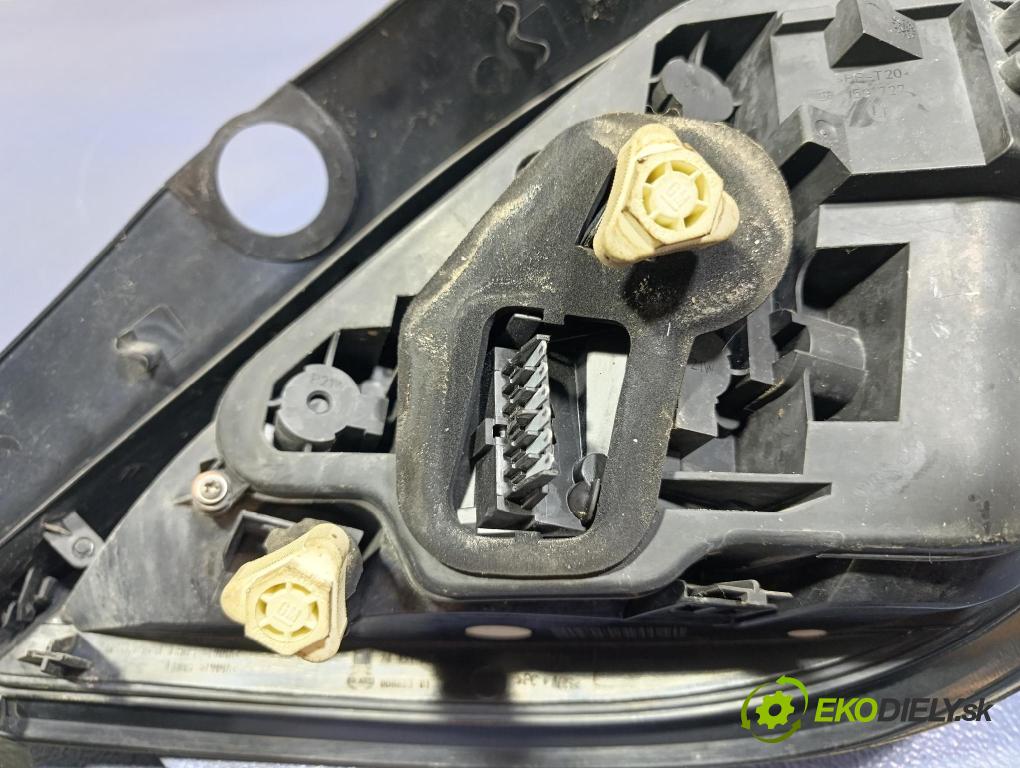 Opel Astra 2004 svetlo / reflektor zad ľavá Vonkajsia: 342691834