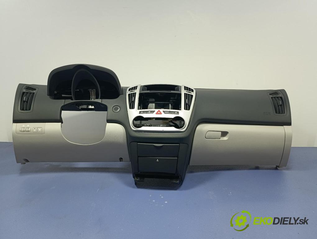 Kia Ceed 2009 kokpit,pristrojová doska