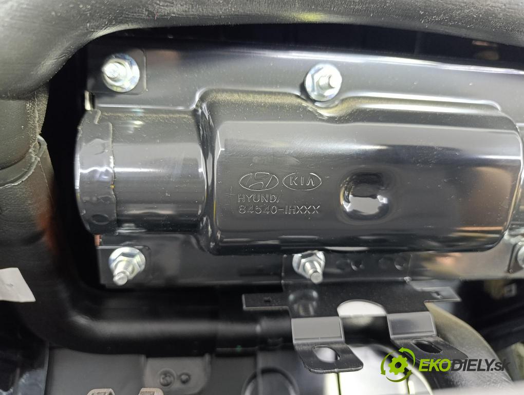 Kia Ceed 2009 kokpit,pristrojová doska
