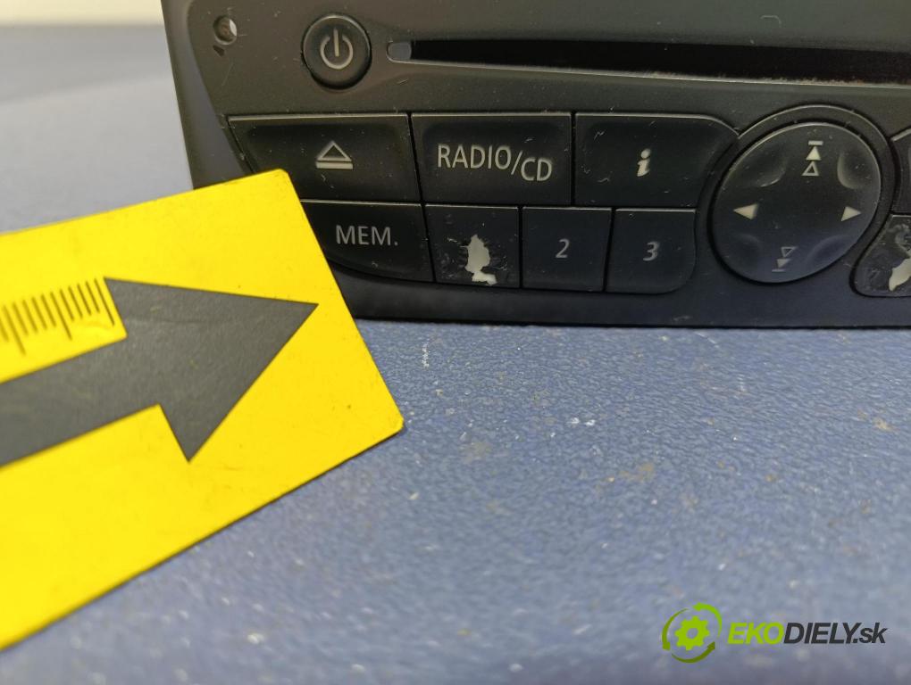 Renault Clio 2011 Radio I Navigácia: 281150038R