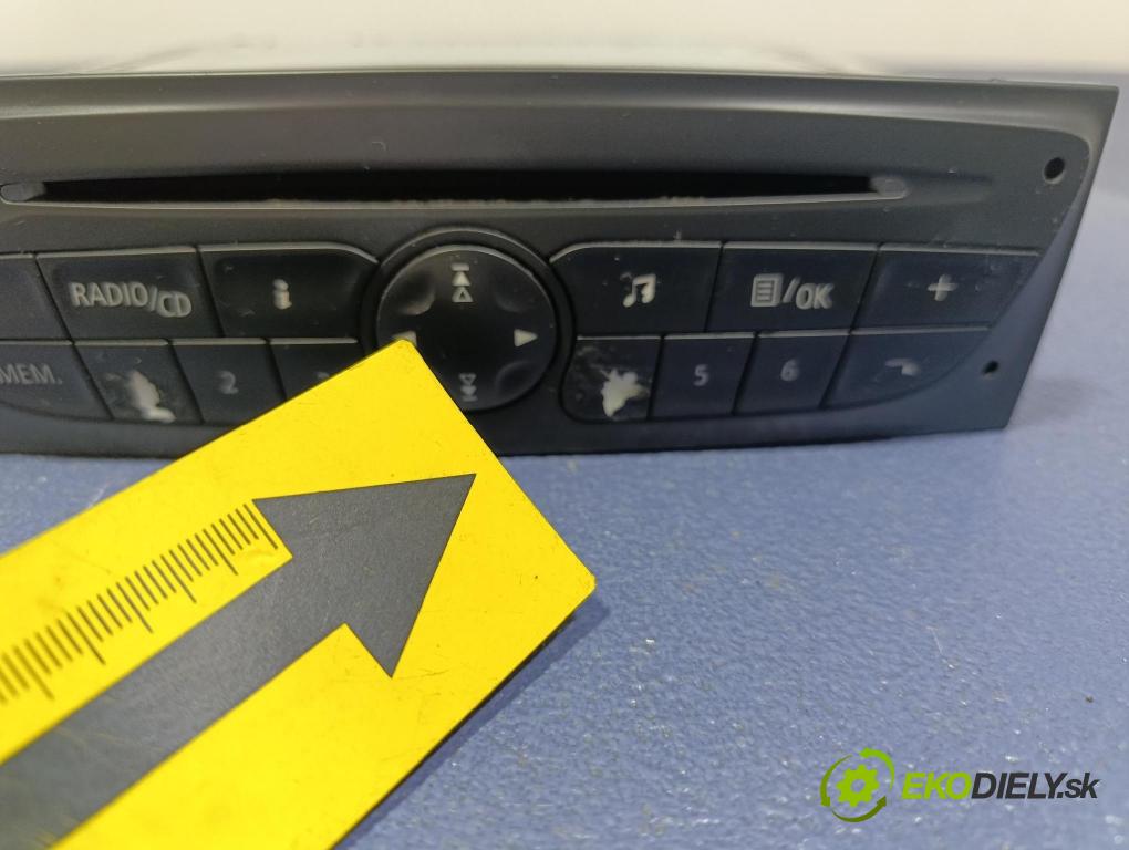 Renault Clio 2011 Radio I Navigácia: 281150038R
