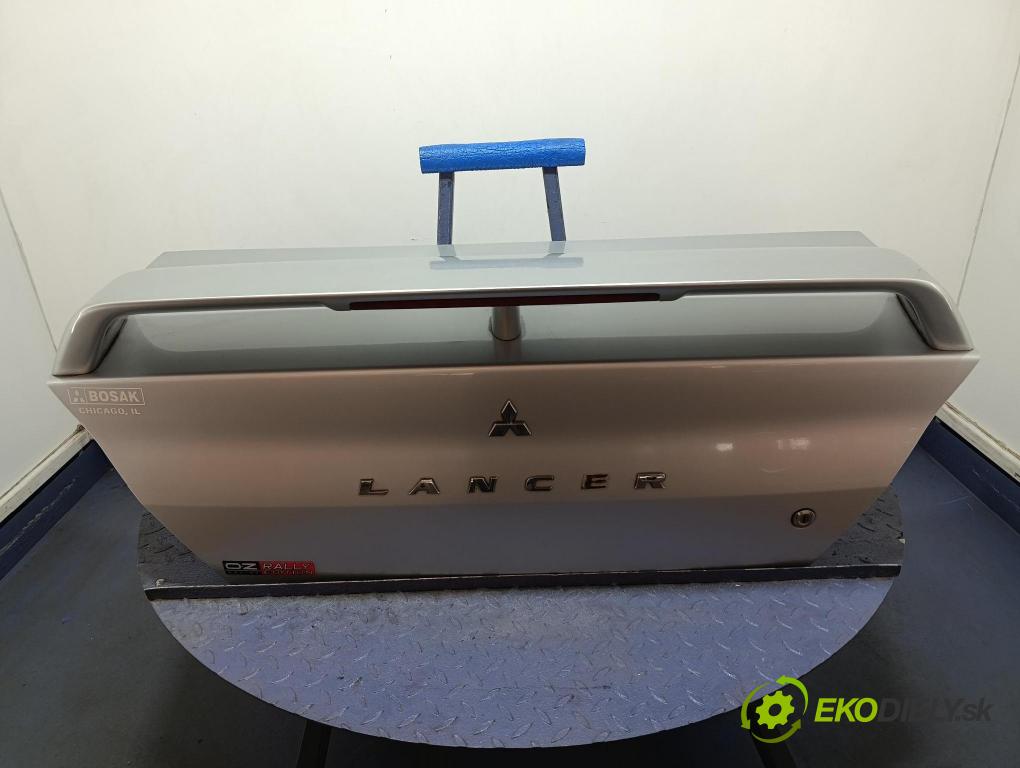 Mitsubishi Lancer 2003 zadní dveře kufra: kufr