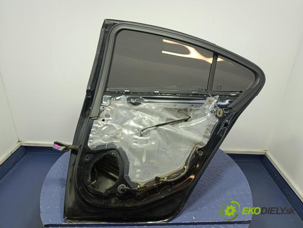 Opel Insignia 2011 dveře Zad: prave 
