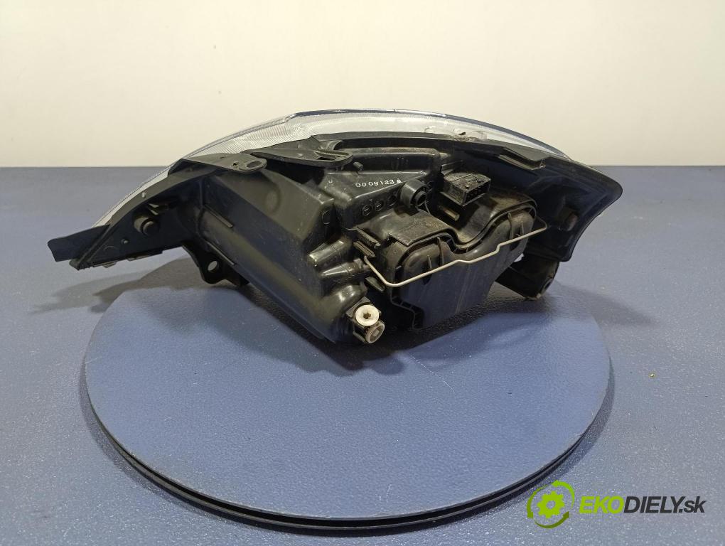 Citroen C3 2007 světlo v pravo: 552-1117R