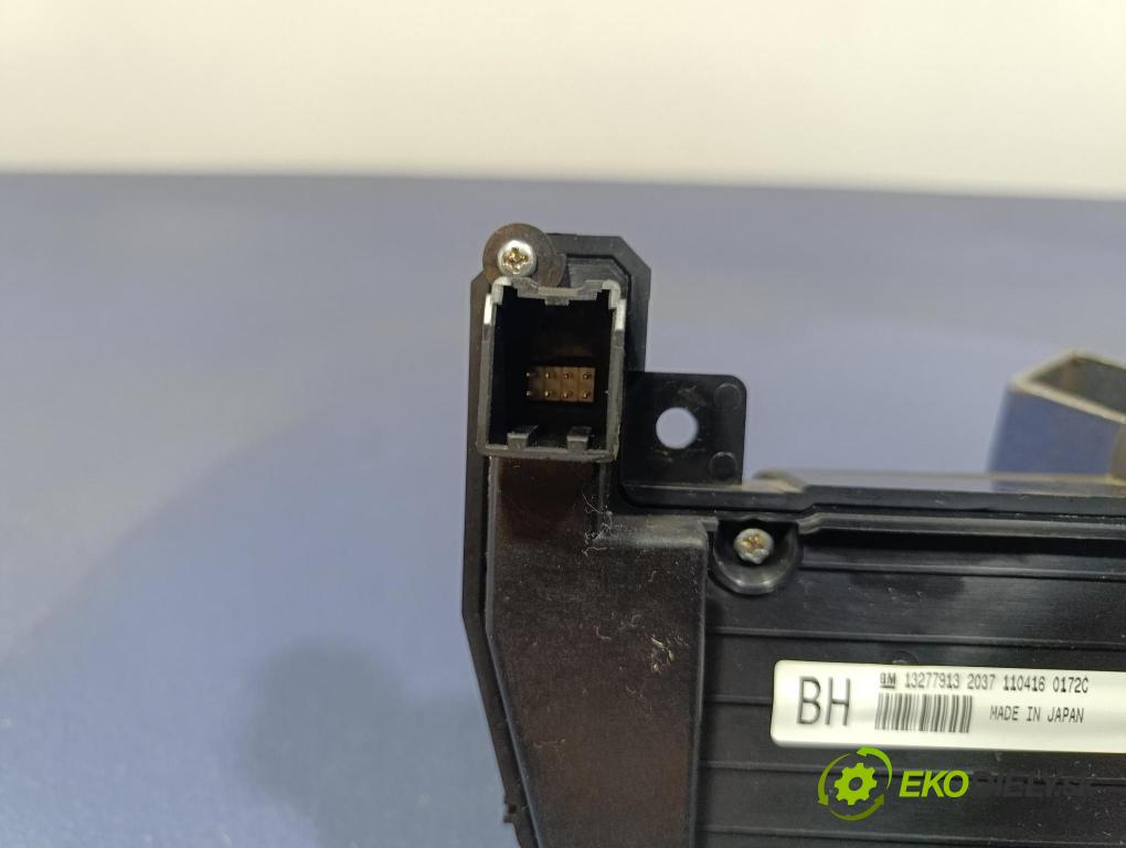 Opel Insignia 2011 Přepínač Radio Navigace 13277913