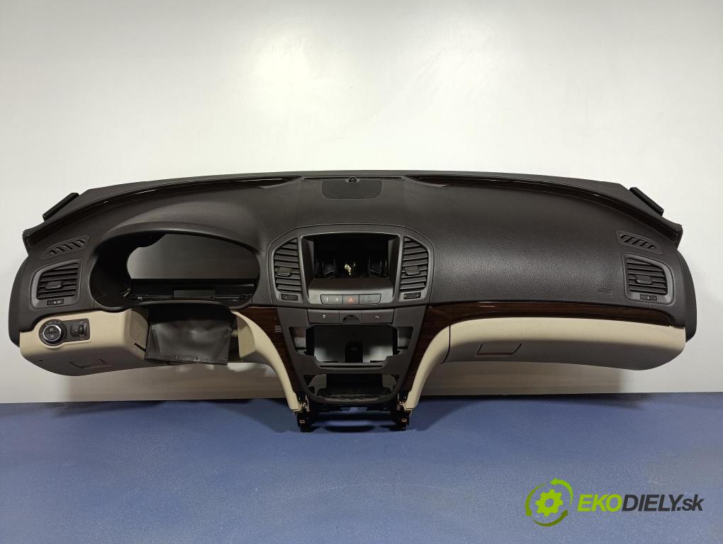Opel Insignia 2011 kokpit,přistrojova deska 495050031