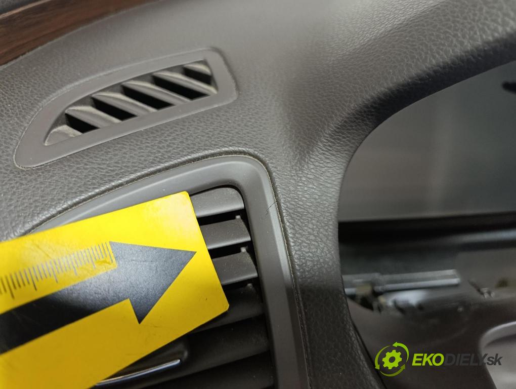 Opel Insignia 2011 kokpit,přistrojova deska 495050031