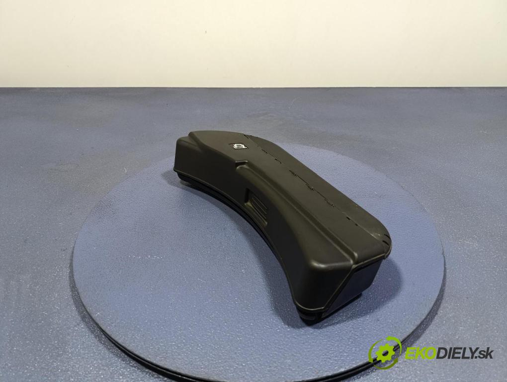 Seat Exeo 2010 Kulisa radenia 8E0011031C
