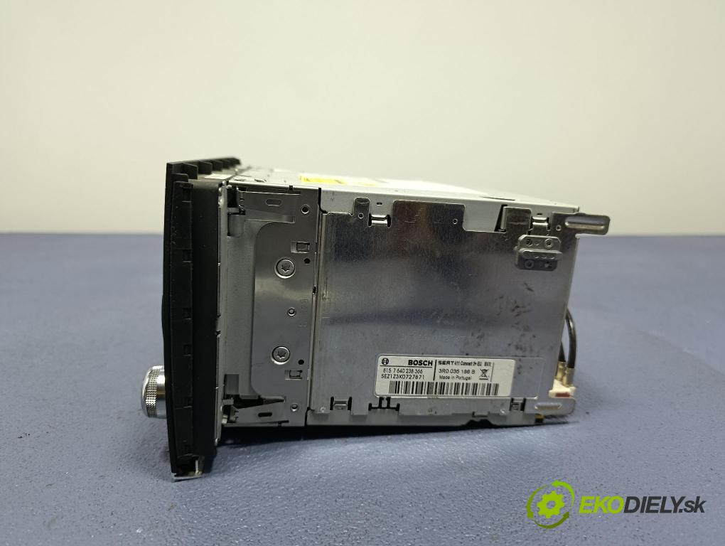 Seat Exeo 2010 Radio I Navigácia: 3R0035186B