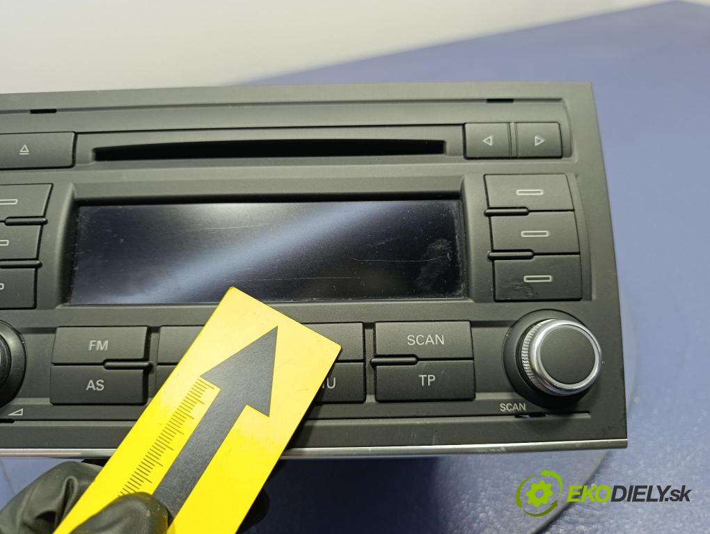 Seat Exeo 2010 Radio I Navigácia: 3R0035186B