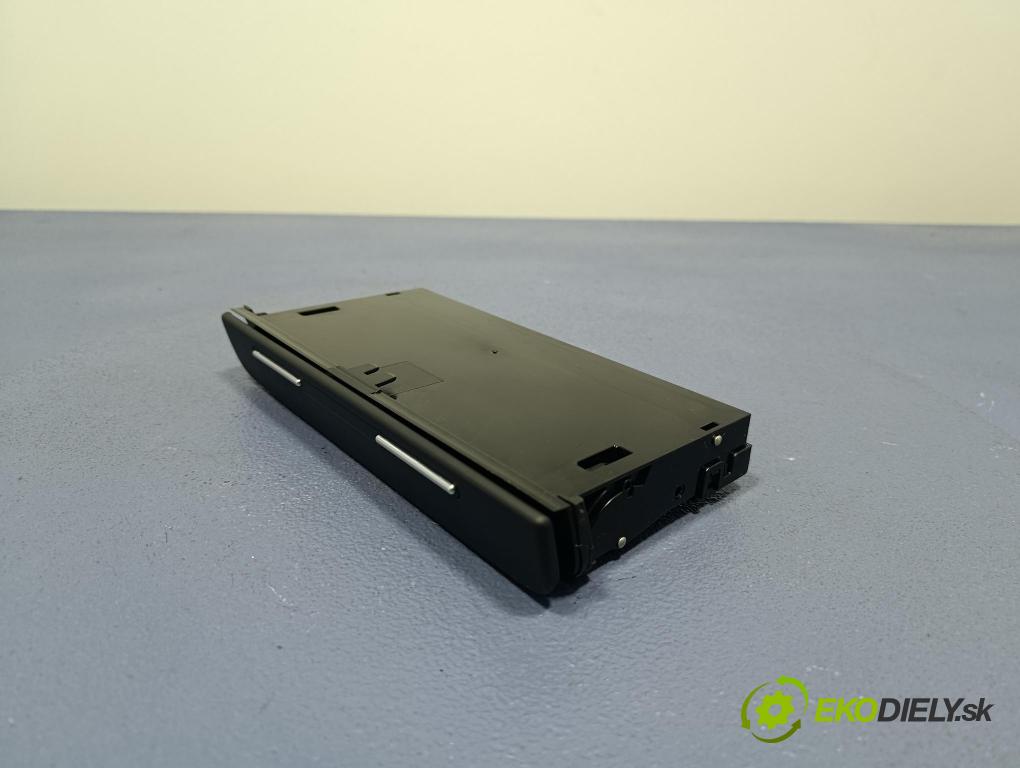 Seat Exeo 2010 kastlík 8H0857058F