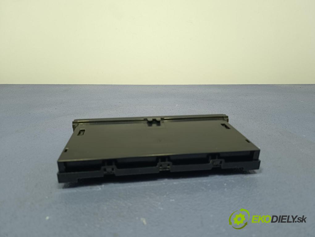 Seat Exeo 2010 kastlík 8H0857058F