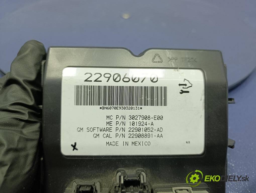 Opel Insignia 2013 riadiaca jednotka 22906070