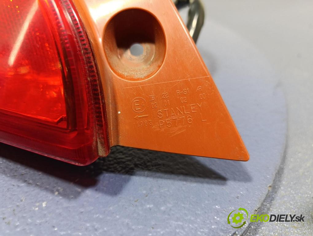 Mazda 2 2008 svetlo / reflektor zad ľavá Vonkajsia: P5776L