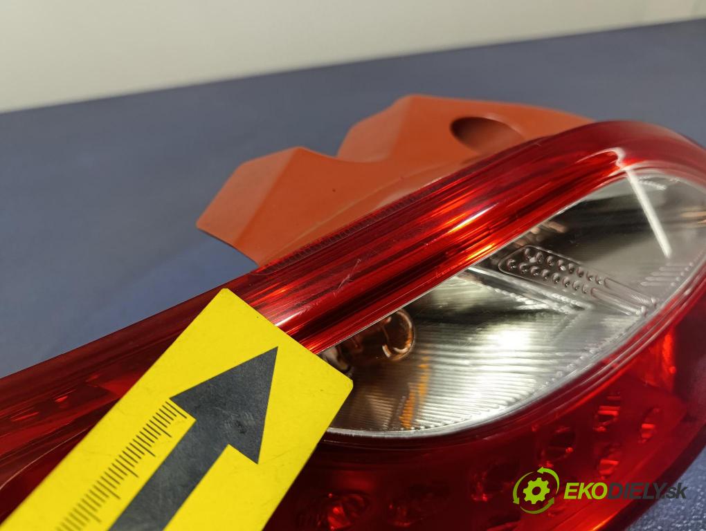 Mazda 2 2008 svetlo / reflektor zad ľavá Vonkajsia: P5776L