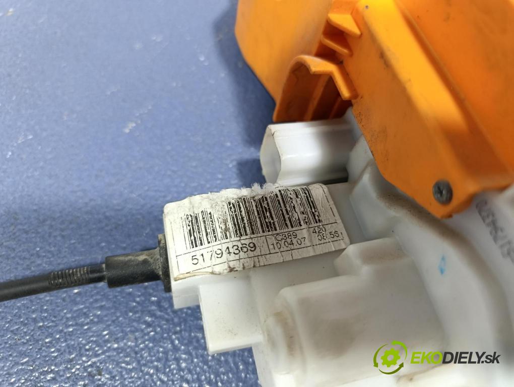 Ford Ka 2010 zámok dvere Predné Vľavo: 51794369