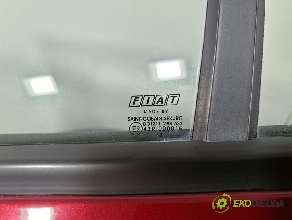 Fiat Bravo 2013 dvere zad Vľavo: