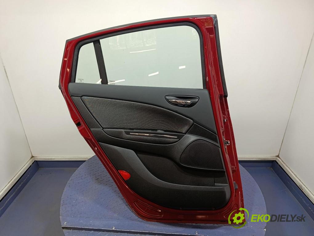 Fiat Bravo 2013 dvere zad Vľavo: