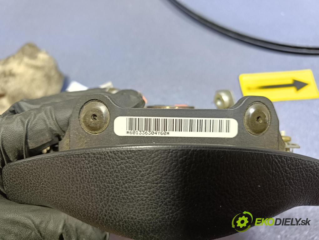 Subaru Legacy 2005 volant 