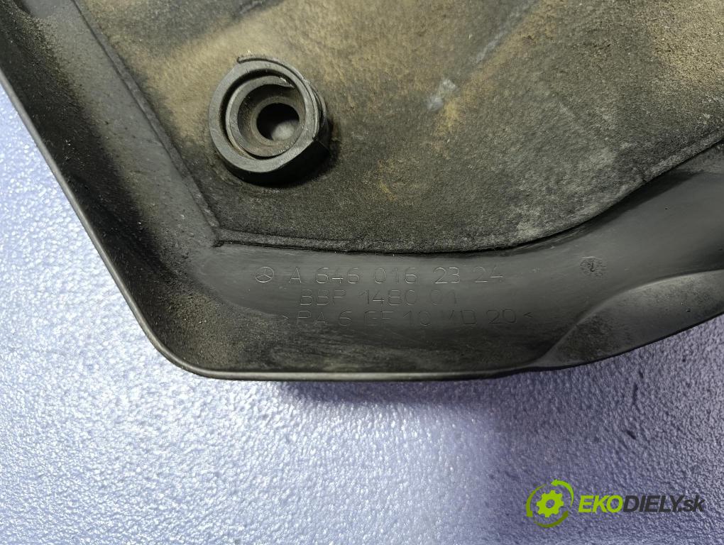 Mercedes C-klasa 2004 kryt Motor: A6460162324