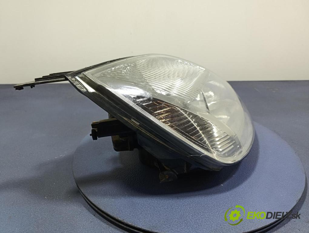 Ford Fiesta 2003 Reflektor: v pravo: