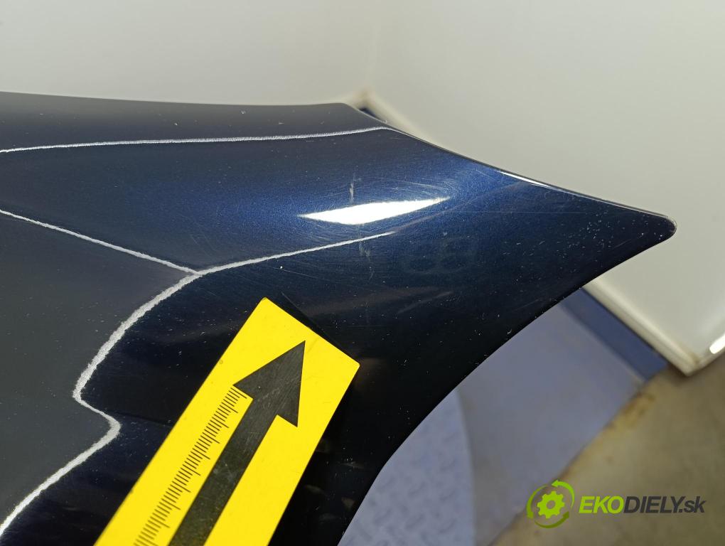 Mercedes C-klasa 2004 blatník Predné Vľavo: