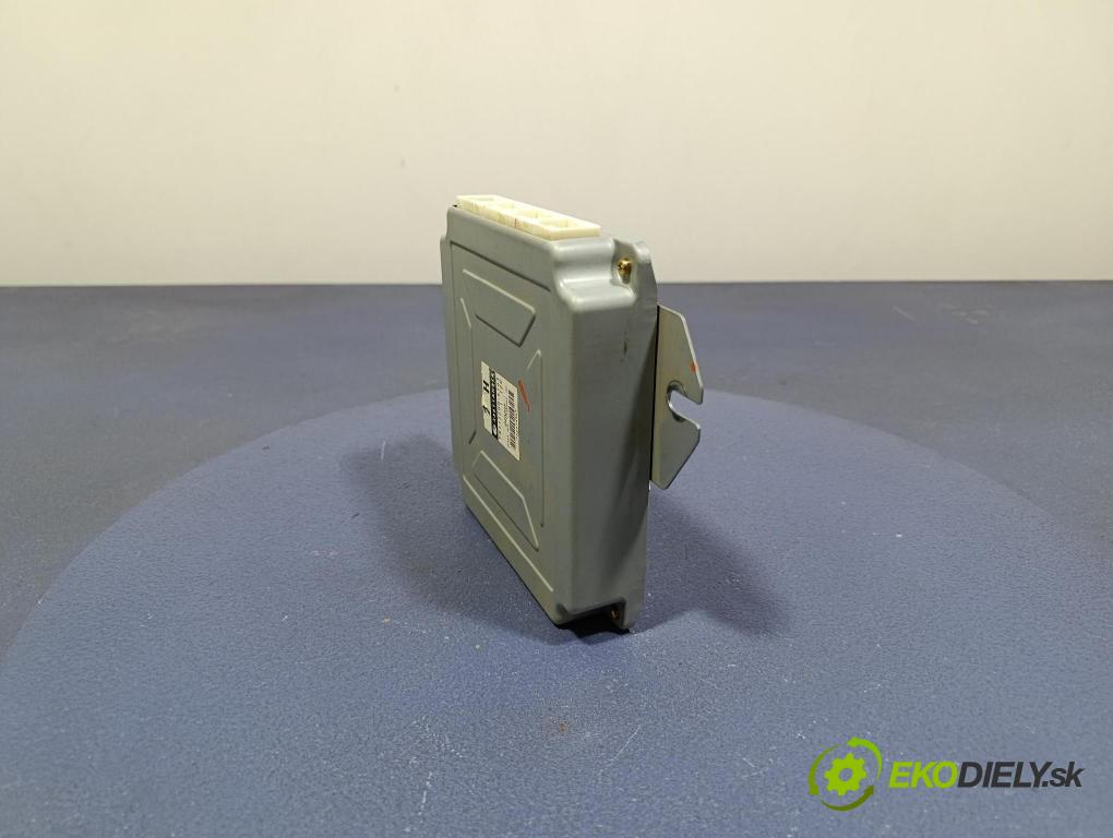 Subaru Legacy 2005 riadiaca jednotka Motor: 22611AH91A