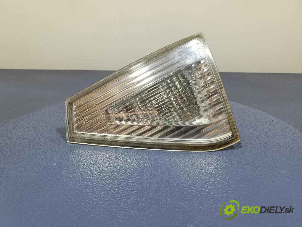 Subaru Impreza 2008 svetlo / reflektor zad Prava: Vnútri: 132-20024