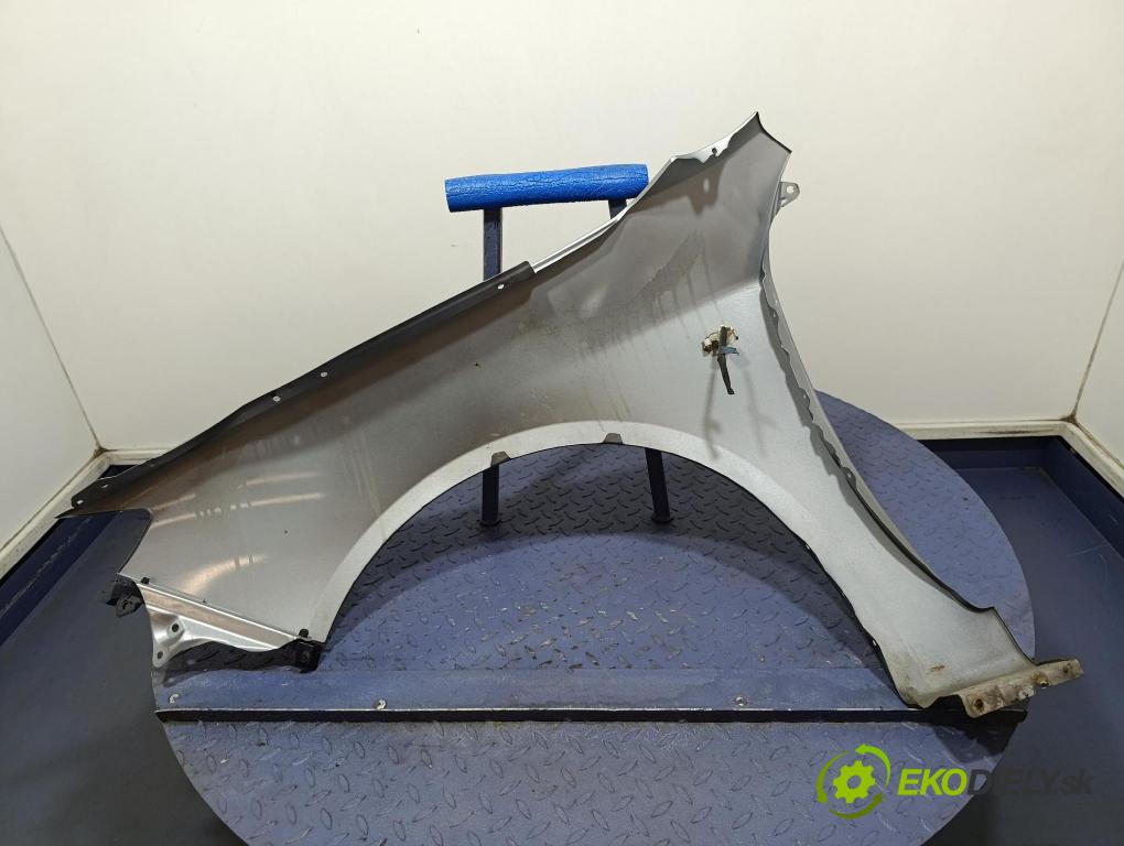 Subaru Impreza 2008 blatník Predné v pravo: