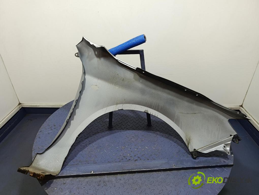 Subaru Impreza 2008 blatník Predné Vľavo: