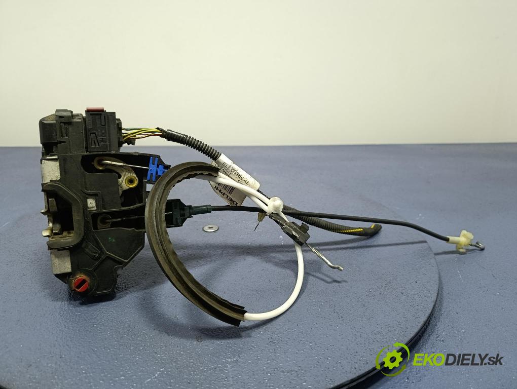 Saab 9-3 2004 zámok dvere zad Vľavo: 12903479