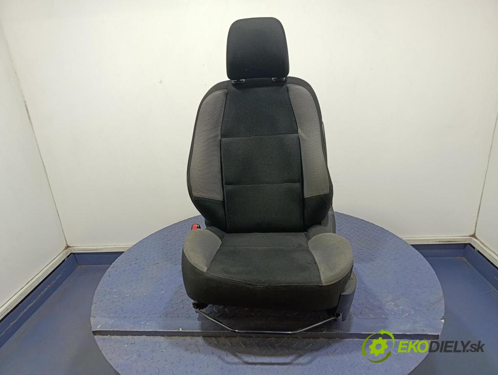Peugeot 207 2007 Sedačka Ovládače: