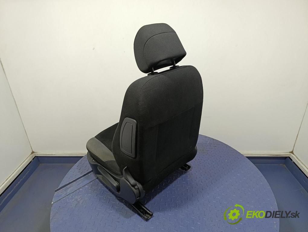 Peugeot 207 2007 Sedačka Ovládače: